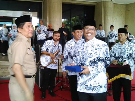 Pencarian PGRI Pulau Taliabu - Persatuan Guru Republik Indonesia Cabang Pulau Taliabu